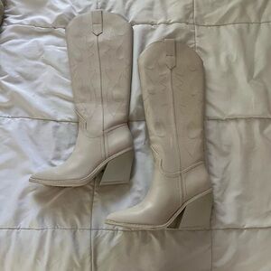 Arizona Jean Company Cream Heeled Boots